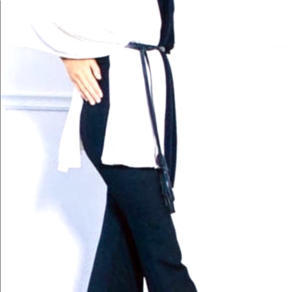 🎊SOLD OUT🎊Donni Charm x Zoe Report Cape - Picture 2 of 8